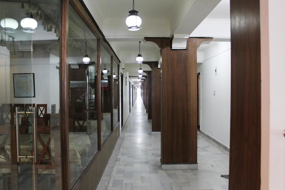 Oyo 1822 Hotel Ambassador เดห์ราดุน ภายนอก รูปภาพ