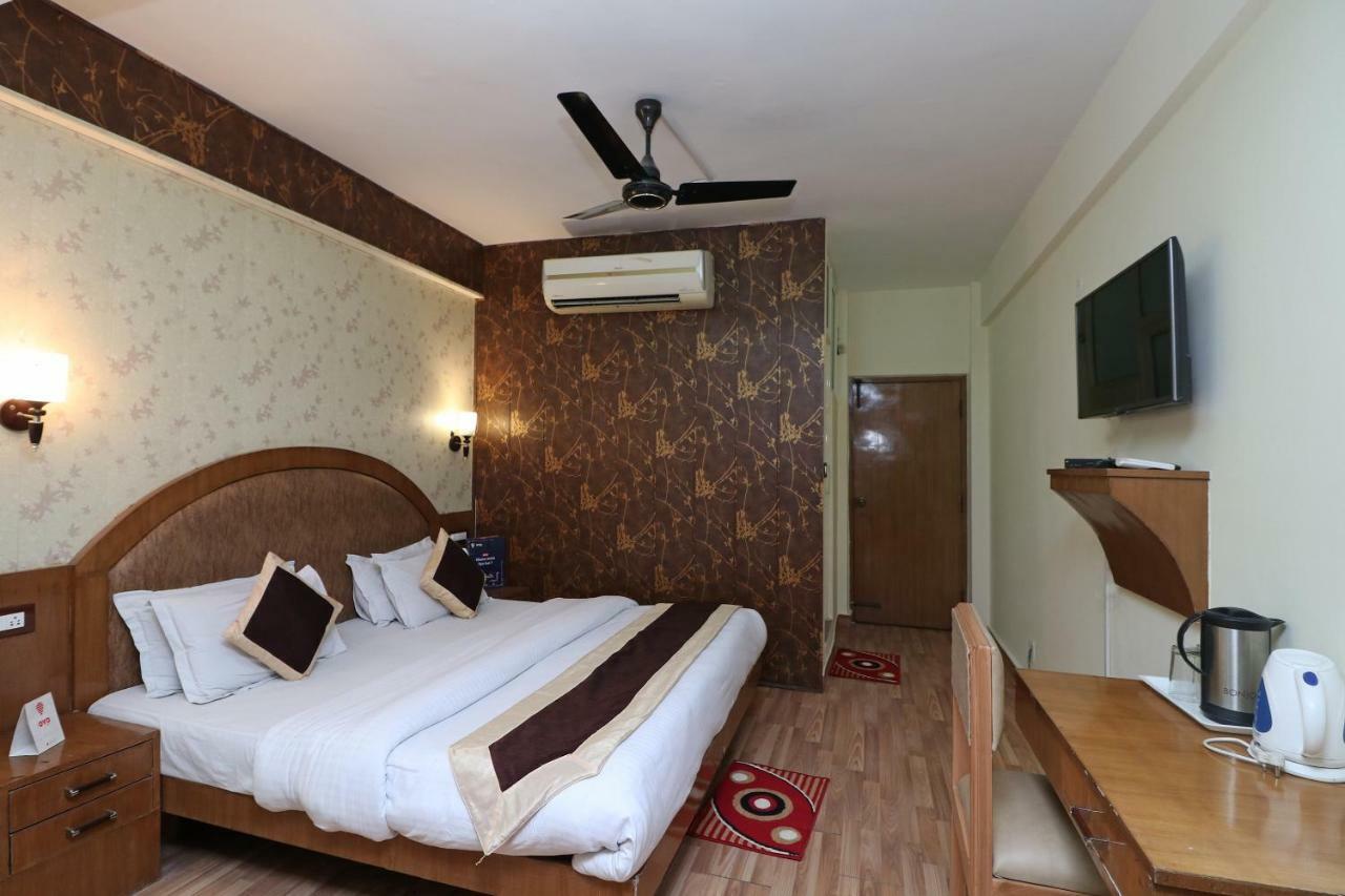 Oyo 1822 Hotel Ambassador เดห์ราดุน ภายนอก รูปภาพ