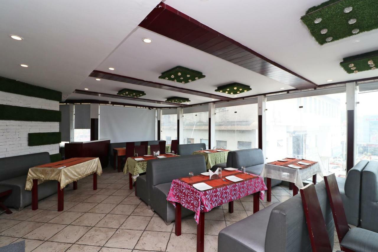Oyo 1822 Hotel Ambassador เดห์ราดุน ภายนอก รูปภาพ